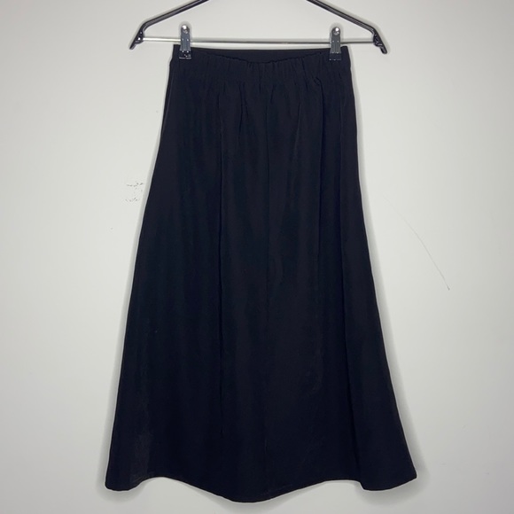 Plain Black Midi Skirt - Picture 4 of 9